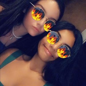 Meet your Posher, Tavi